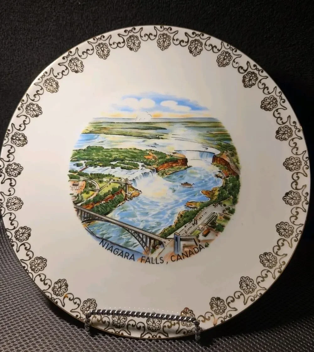 vintage Niagara Falls, Canada souvenir collector plate gold gilt border 10